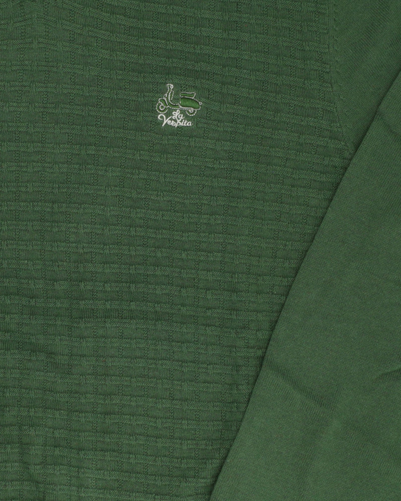 Suéter La Vespita 51050 – Elegancia clásica con cuello pico y confort premium