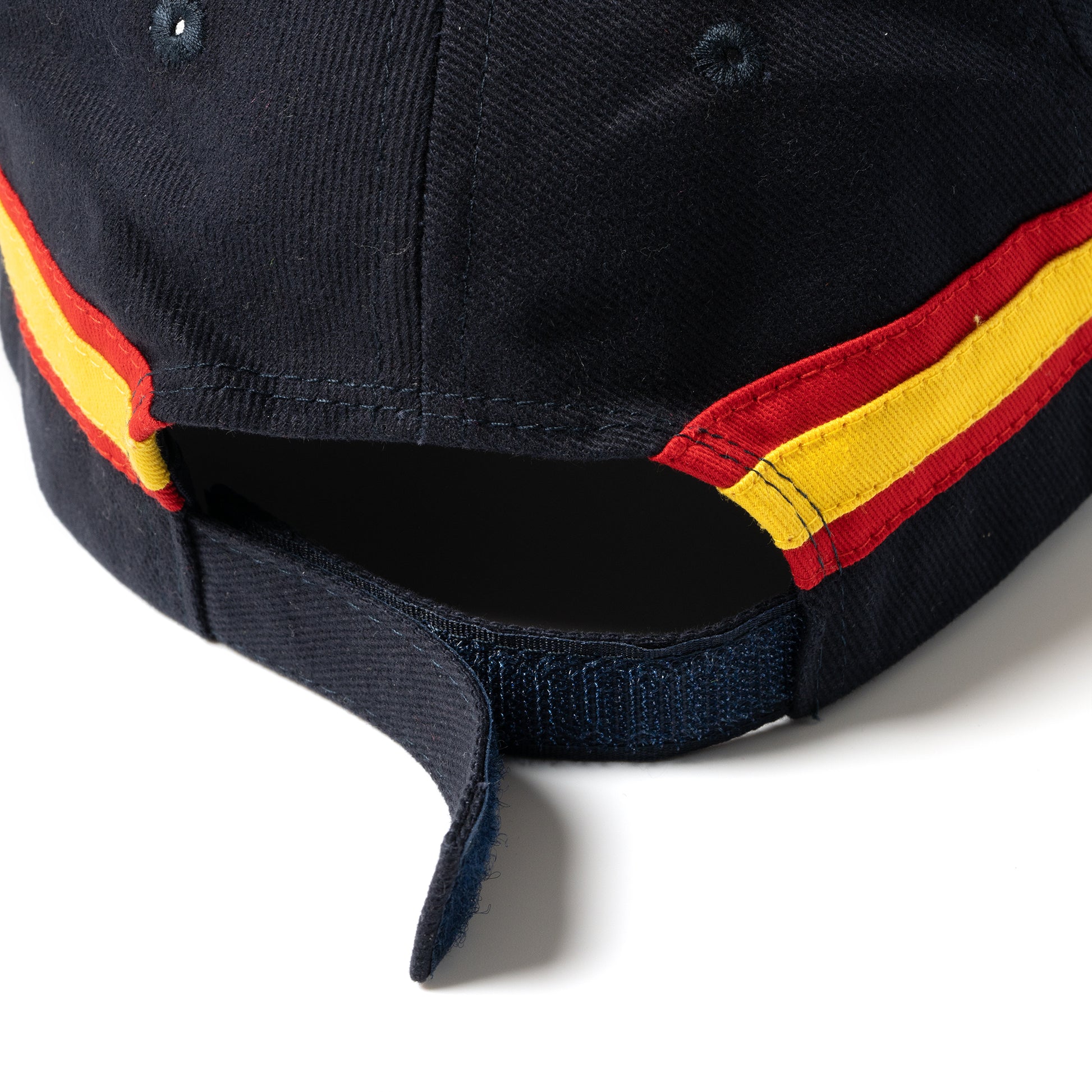 P1001 GORRA AZUL MARINO ESPAÑA— Estilo con identidad - DF CREACION