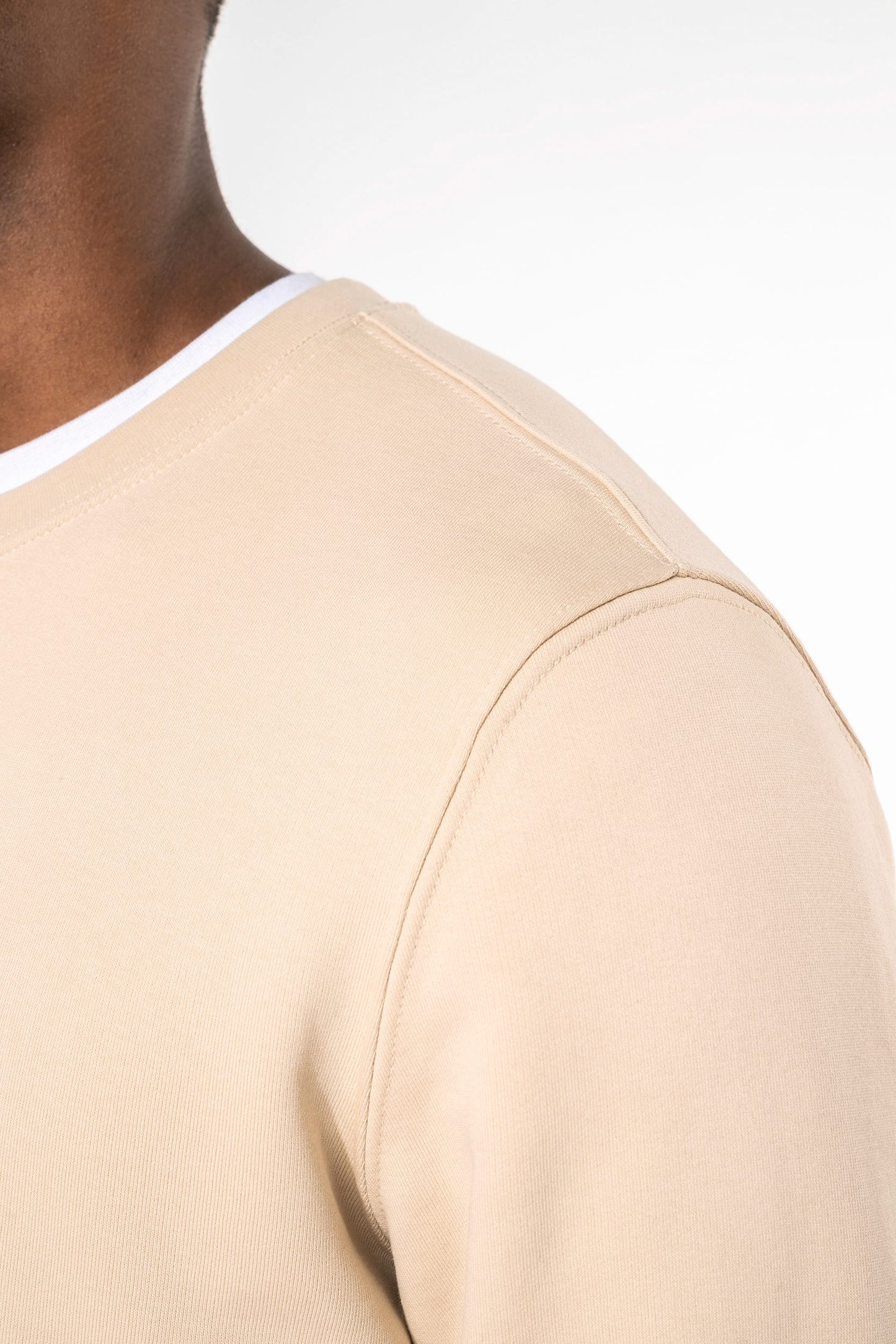 SUDADERA K4025 DISEÑO ESENCIAL, RENDIMIENTO SUPERIOR HOMBRE