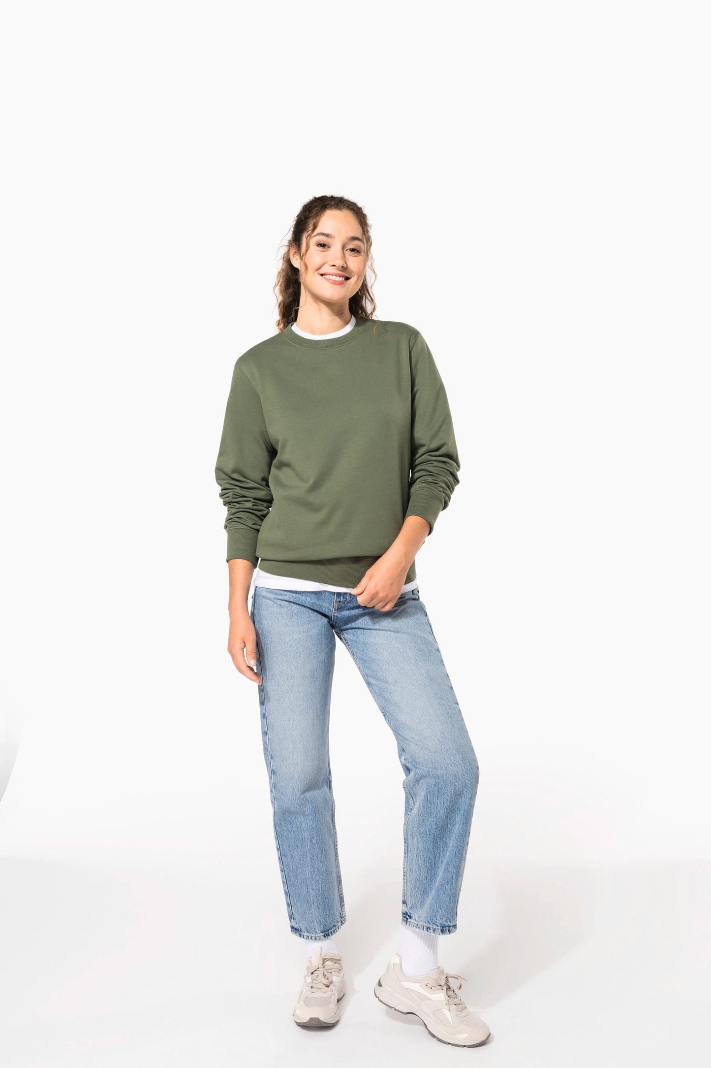 SUDADERA K4040  ADULTO Y K4043 NIÑO – SUAVIDAD Y RESISTENCIA, CON CALIDAD SOSTENIBLE